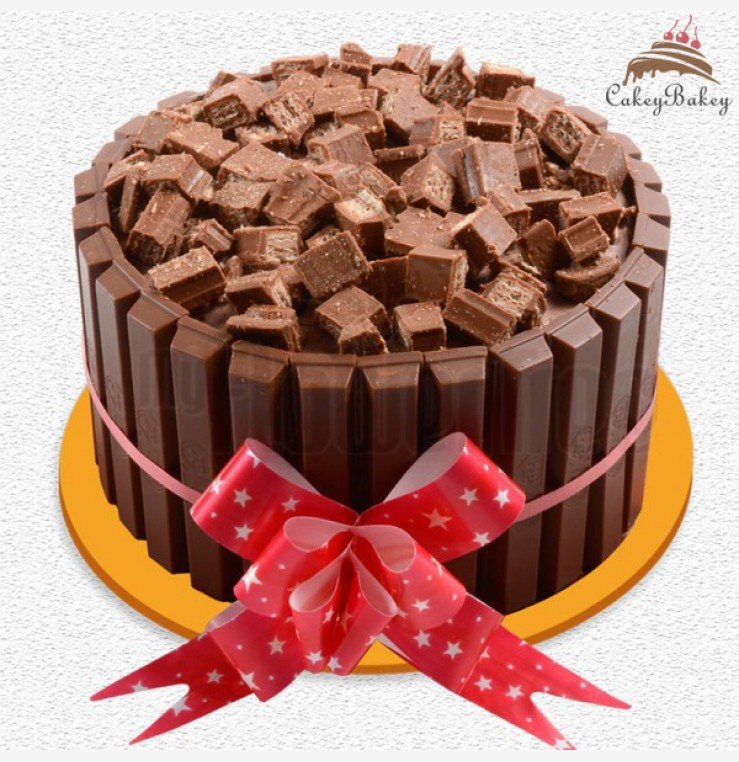 KitKat Cake – Hala's Treats